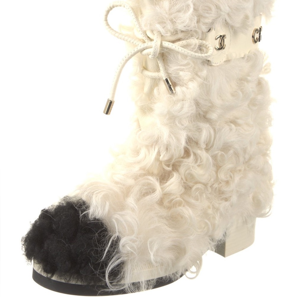 NWT CHANEL Interlocking CC Shearling 2021 Boots - Picture 4 of 12